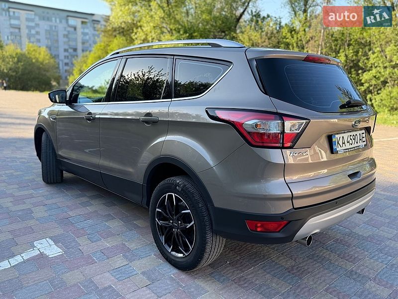 Внедорожник / Кроссовер Ford Kuga 2019 в Тернополе
