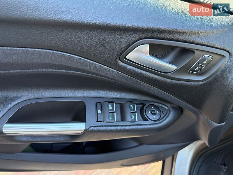 Внедорожник / Кроссовер Ford Kuga 2019 в Тернополе