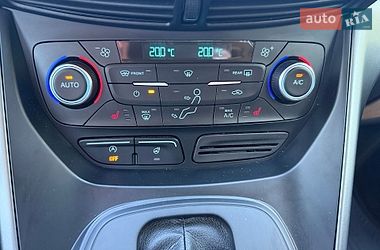 Внедорожник / Кроссовер Ford Kuga 2019 в Тернополе