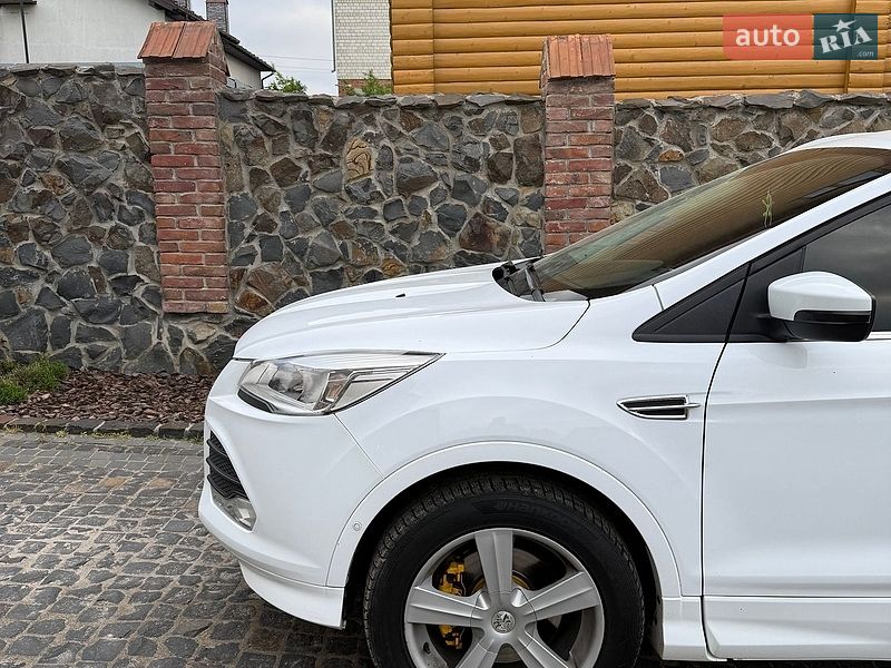 Позашляховик / Кросовер Ford Kuga 2015 в Львові