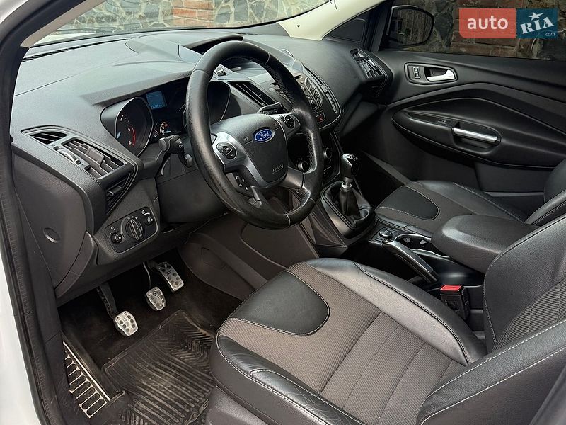 Позашляховик / Кросовер Ford Kuga 2015 в Львові