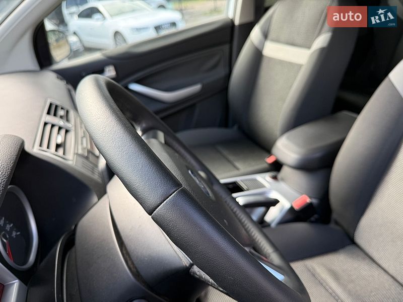Позашляховик / Кросовер Ford Kuga 2012 в Дніпрі
