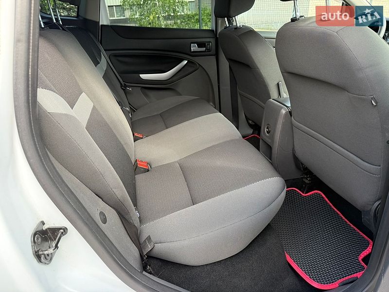 Позашляховик / Кросовер Ford Kuga 2012 в Дніпрі