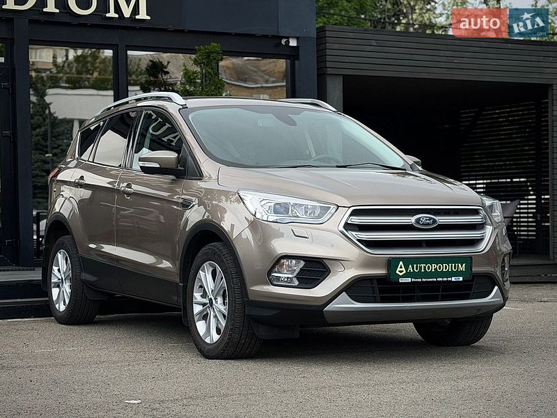 Позашляховик / Кросовер Ford Kuga 2019 в Києві