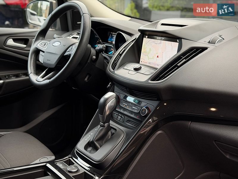Позашляховик / Кросовер Ford Kuga 2019 в Києві