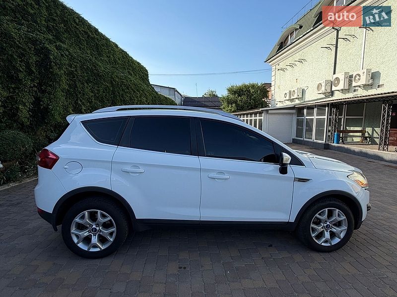 Внедорожник / Кроссовер Ford Kuga 2010 в Умани