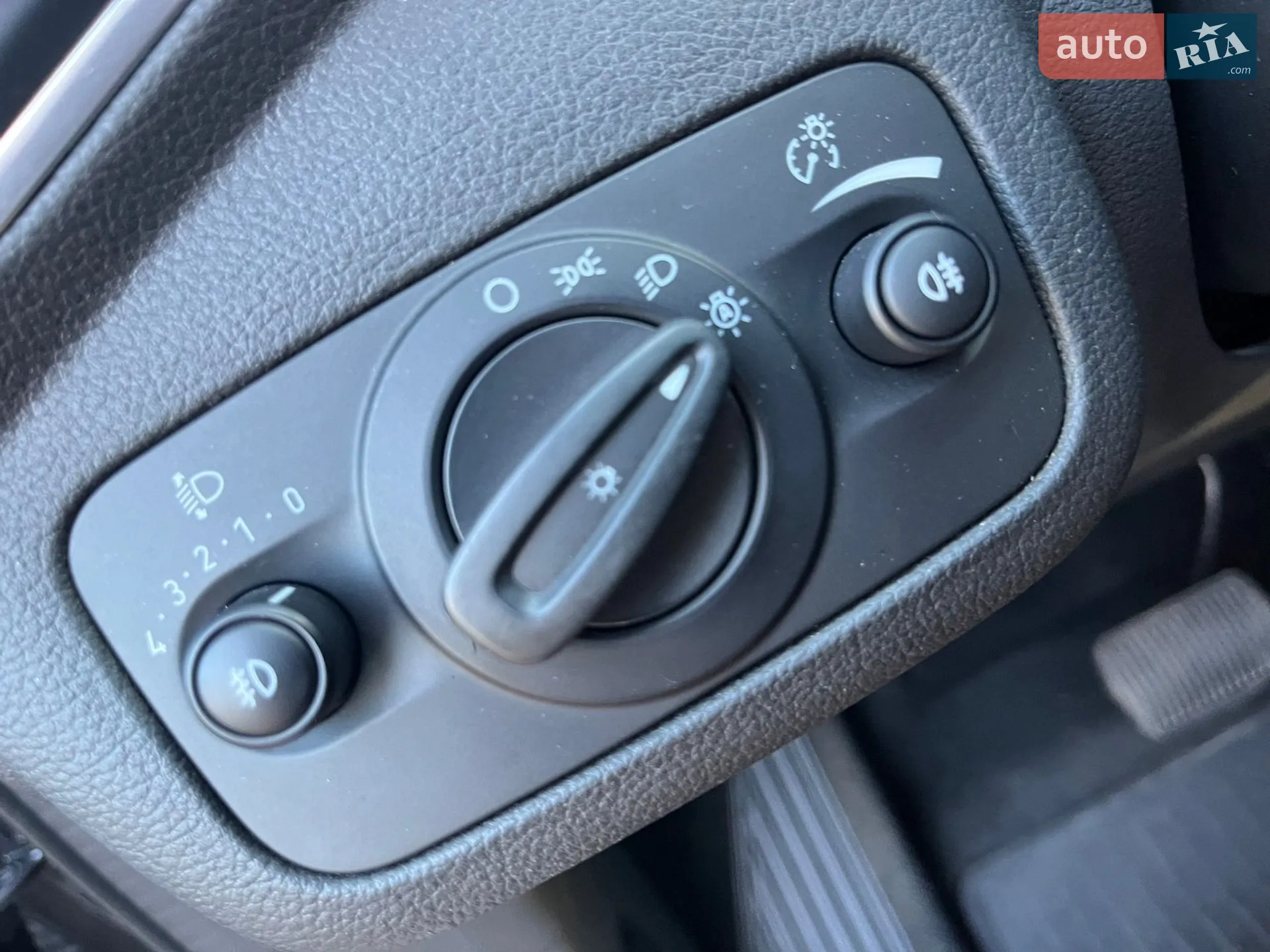 2016 Ford Kuga - мініатюра 26