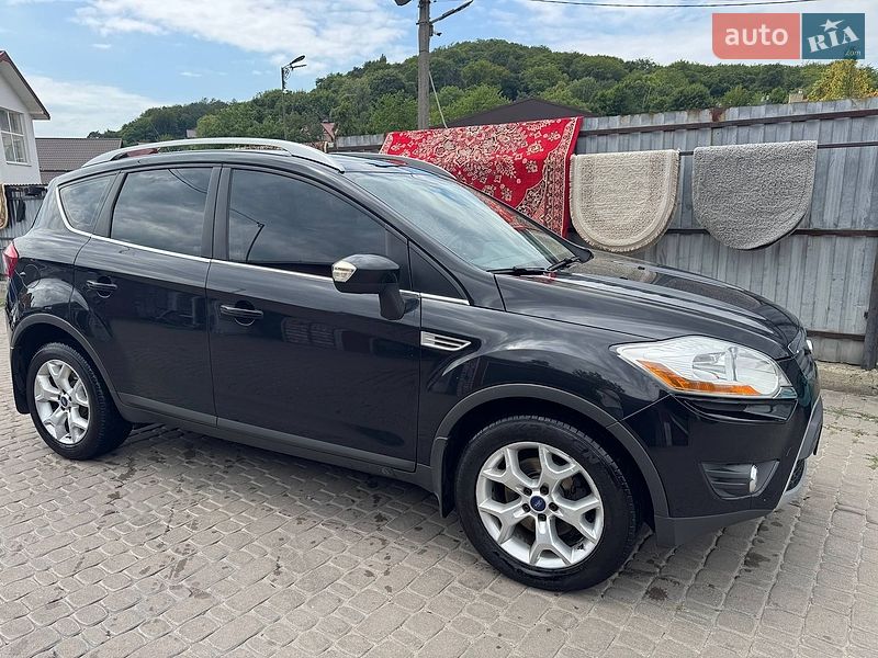 Позашляховик / Кросовер Ford Kuga 2012 в Винниках