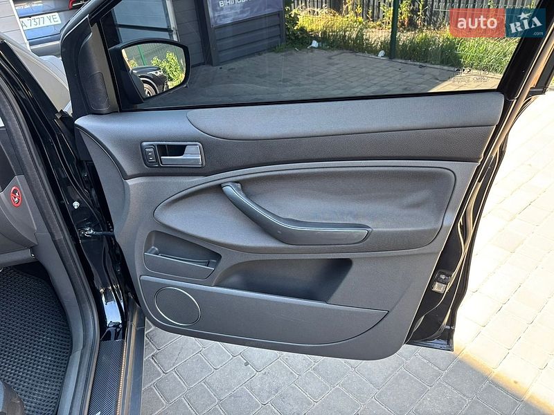 Внедорожник / Кроссовер Ford Kuga 2010 в Киеве