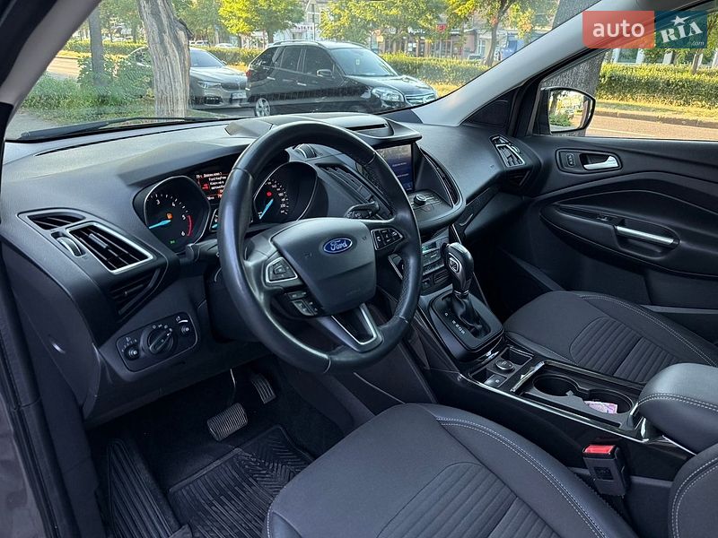 Внедорожник / Кроссовер Ford Kuga 2019 в Николаеве