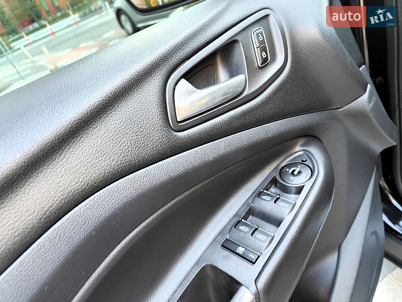 Внедорожник / Кроссовер Ford Kuga 2013 в Киеве