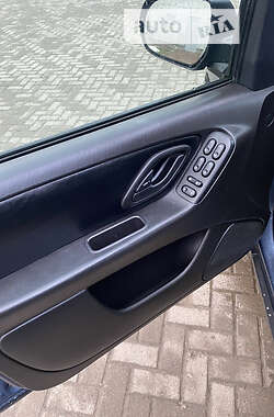 Внедорожник / Кроссовер Ford Maverick 2004 в 