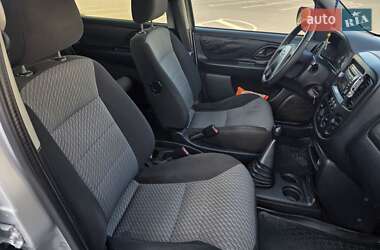 Внедорожник / Кроссовер Ford Maverick 2003 в 