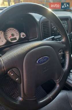 Позашляховик / Кросовер Ford Maverick 2005 в Калуші