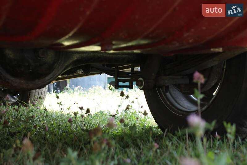 Седан Ford Model 48 1935 в Львове