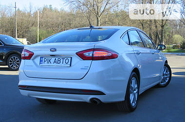 Седан Ford Mondeo 2016 в Киеве