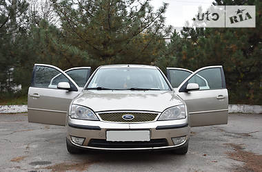 Ліфтбек Ford Mondeo 2003 в 