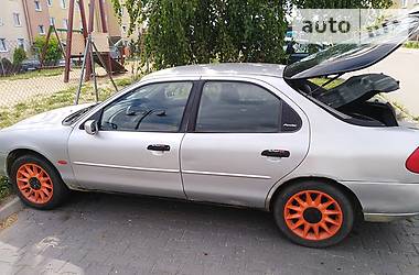 Лифтбек Ford Mondeo 2000 в Козельщине