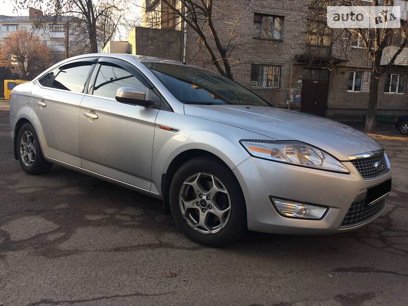 Седан Ford Mondeo 2010 в 