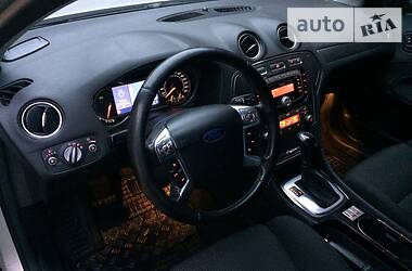 Седан Ford Mondeo 2010 в 