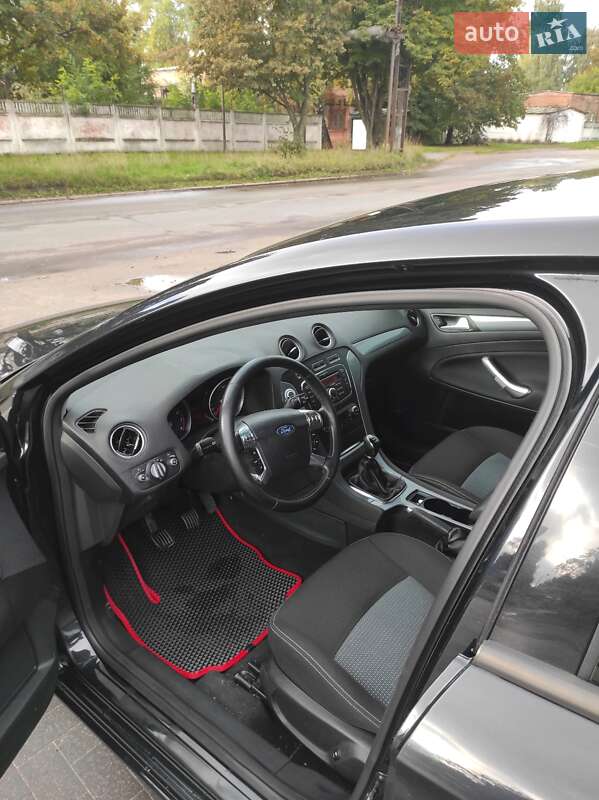 Лифтбек Ford Mondeo 2011 в Чернигове