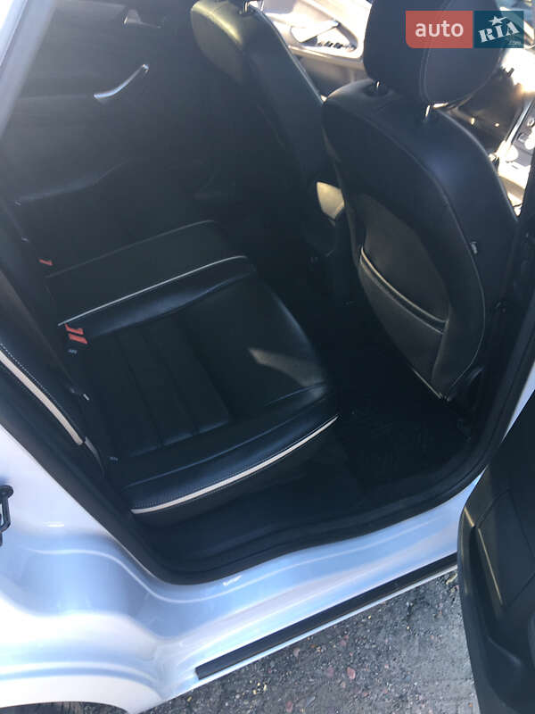 Универсал Ford Mondeo 2011 в Новом Роздоле