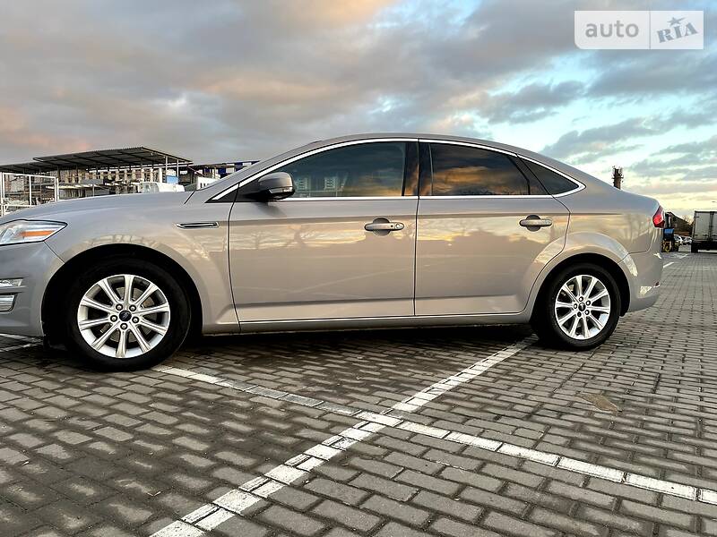 Седан Ford Mondeo 2014 в Коломые