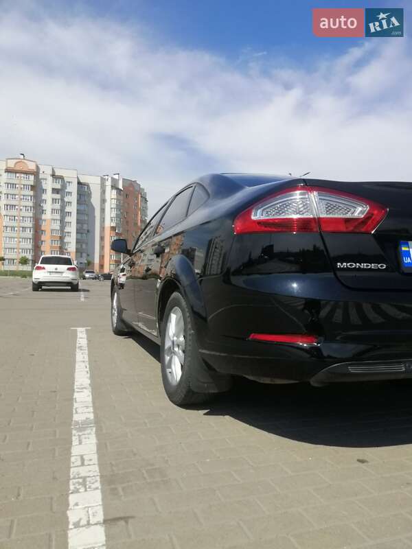 Седан Ford Mondeo 2011 в Виннице