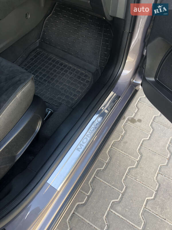 Седан Ford Mondeo 2012 в Одессе