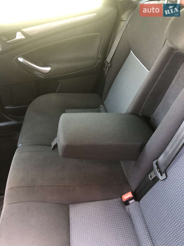 Седан Ford Mondeo 2012 в Одессе