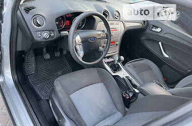 Лифтбек Ford Mondeo 2010 в 