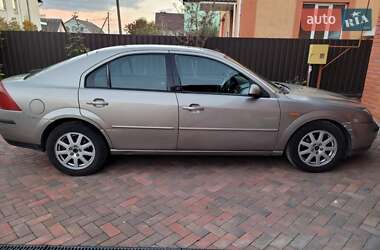 Лифтбек Ford Mondeo 2001 в 