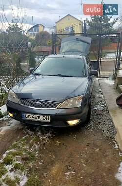Хэтчбек Ford Mondeo 2005 в 