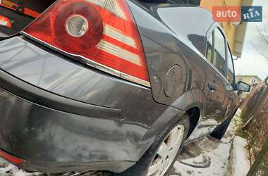 Хэтчбек Ford Mondeo 2005 в 