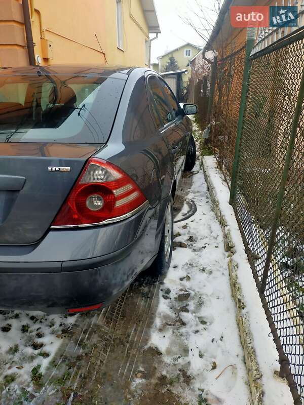 Хэтчбек Ford Mondeo 2005 в Львове