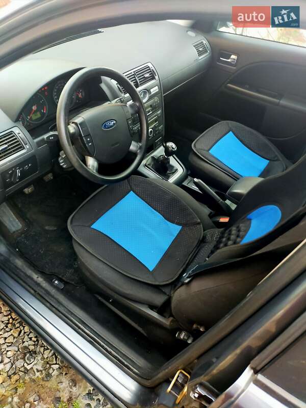 Хэтчбек Ford Mondeo 2005 в Львове