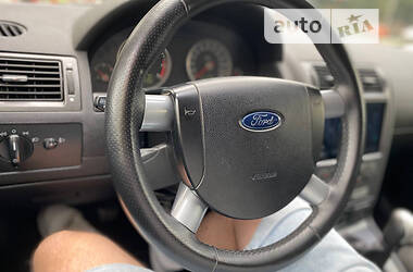 Лифтбек Ford Mondeo 2004 в 
