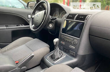 Лифтбек Ford Mondeo 2004 в 