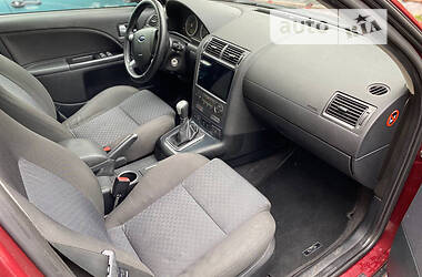 Лифтбек Ford Mondeo 2004 в 