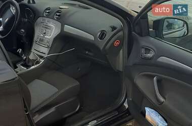 Лифтбек Ford Mondeo 2010 в 