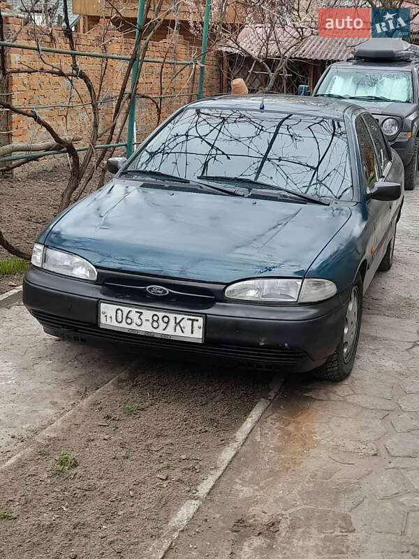 Седан Ford Mondeo 1993 в Киеве