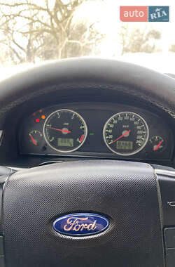 Лифтбек Ford Mondeo 2001 в 