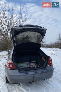 Лифтбек Ford Mondeo 2001 в 
