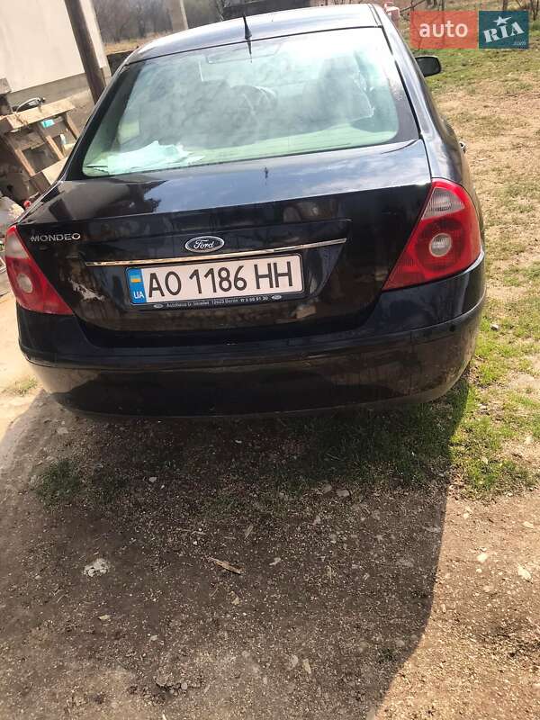 Седан Ford Mondeo 2004 в Хусте