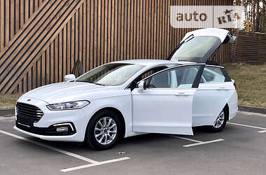 Лифтбек Ford Mondeo 2020 в 