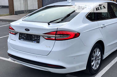 Лифтбек Ford Mondeo 2020 в 