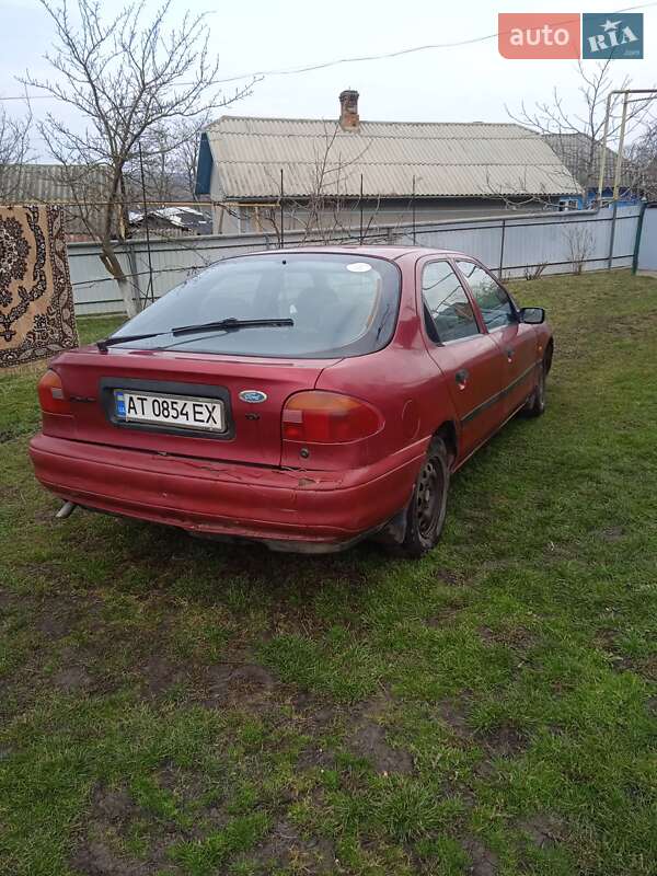 Седан Ford Mondeo 1994 в Кіцмані