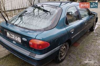 Лифтбек Ford Mondeo 1993 в Шумске