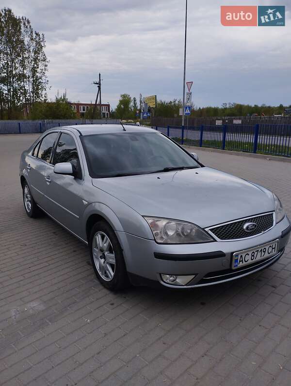 Лифтбек Ford Mondeo 2003 в Ковеле