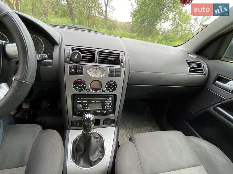 Универсал Ford Mondeo 2003 в Нововолынске